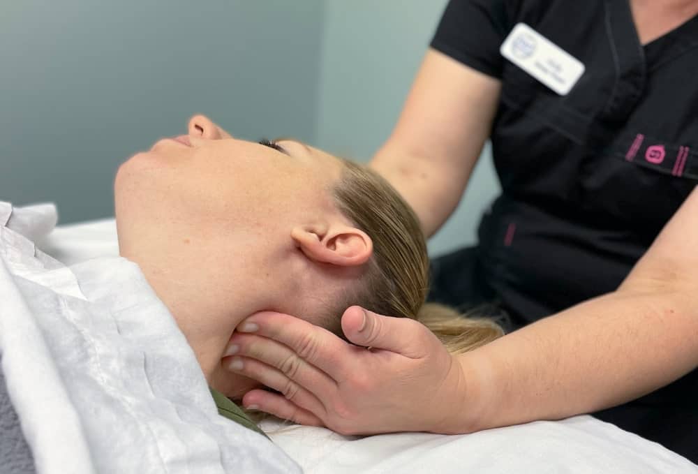 Massage therapy at Hart Chiropractic in Geneva, Illinois